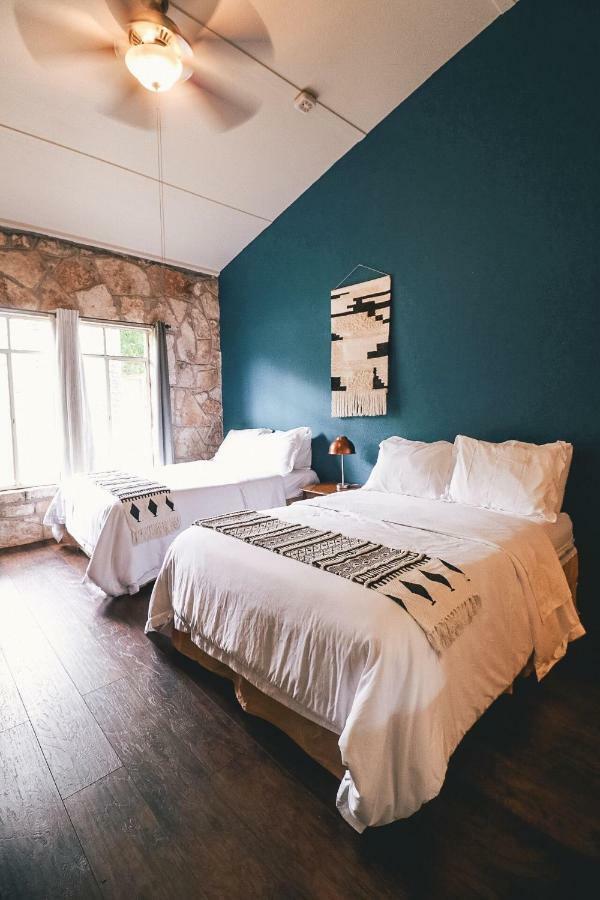 The Lodge At Cypress Falls Wimberley Exterior photo